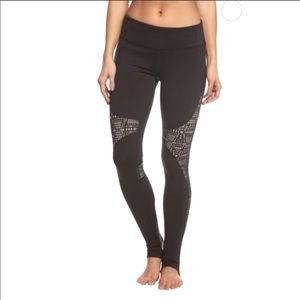 ALO yoga West Coast lasercut mesh inset leggings L